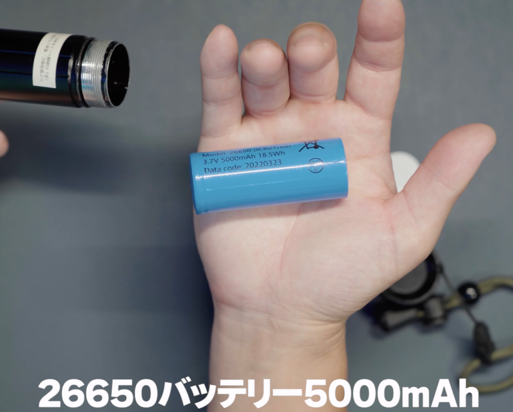 XHP160 LED懐中電灯の内蔵26650リチウムイオンバッテリー5000mAh